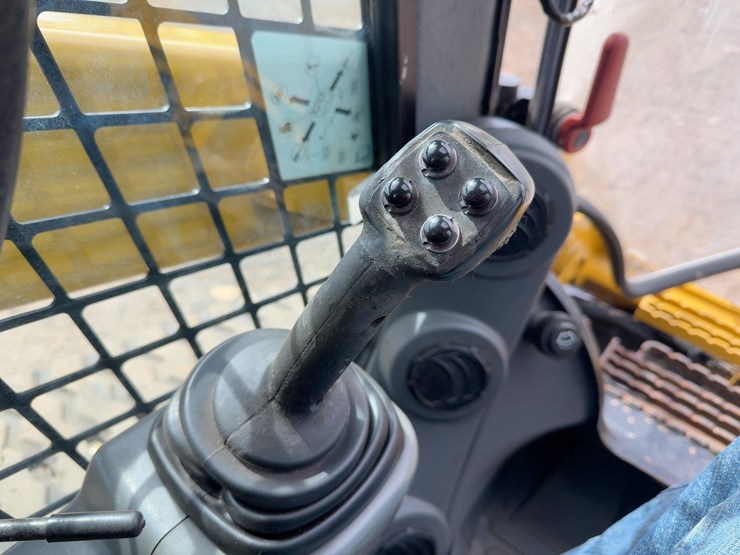 2018-caterpillar-289d-image-21