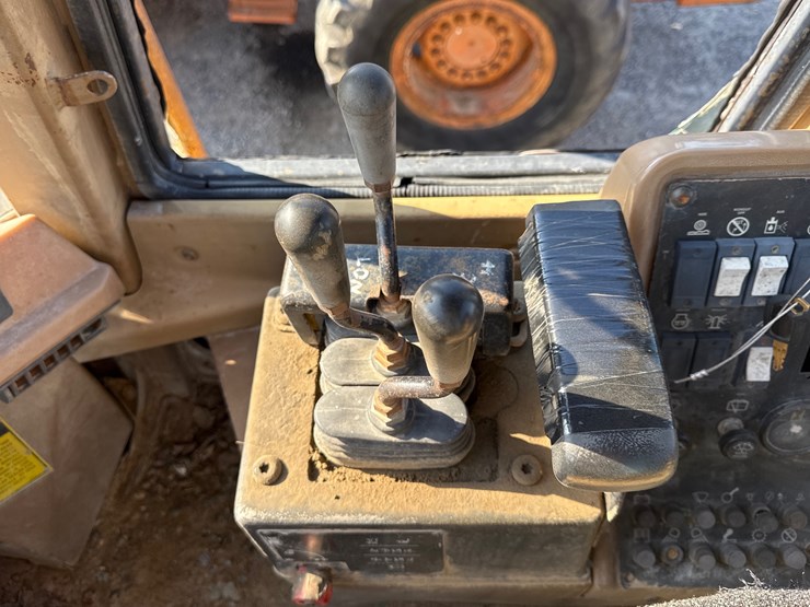 caterpillar-it28f-image-59