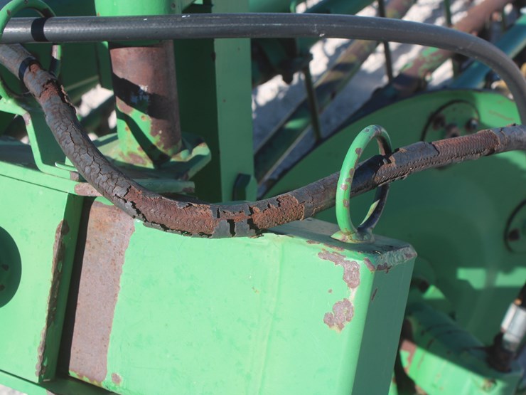 john-deere-700-image-28