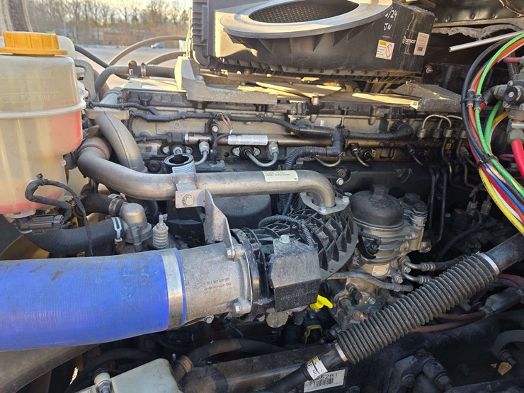 2019-freightliner-cascadia-3akjhhdr0kskr5281-mileage:-image-16