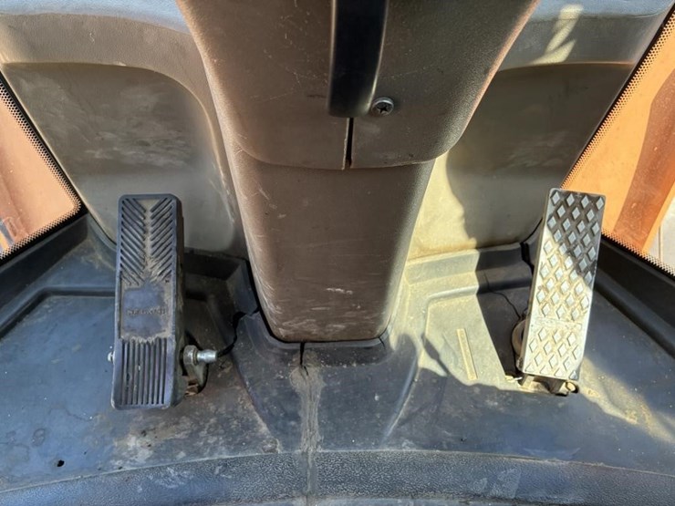 2009-case-721e-image-22