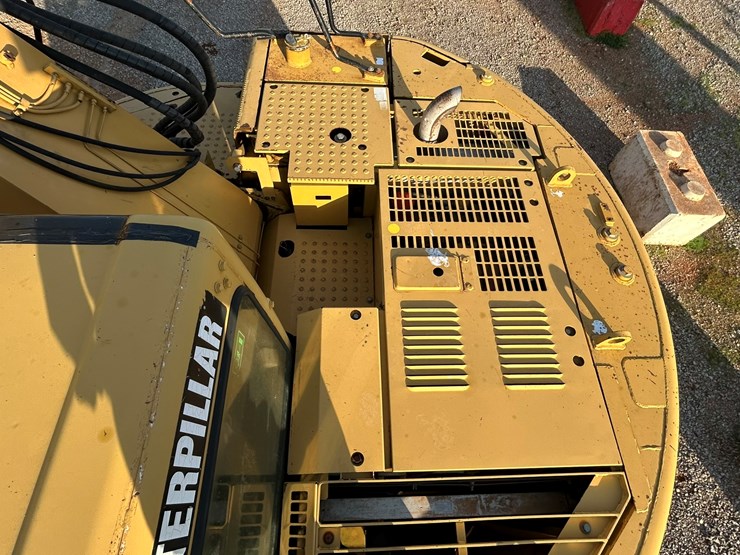 2004-caterpillar-321c-image-38