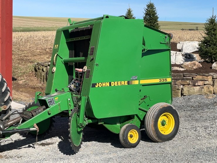 john-deere-335-image-26