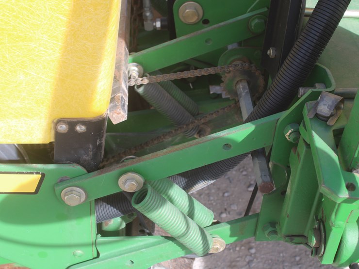 john-deere-7200-image-52