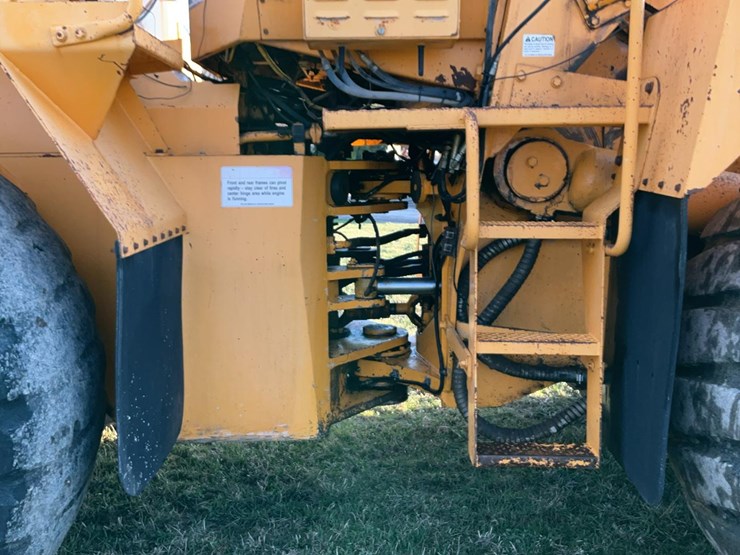 #300-•-2004-dressta-555b-wheel-loader-image-42