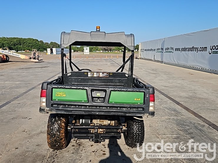 2021-john-deere-gator-hpx815e-image-12