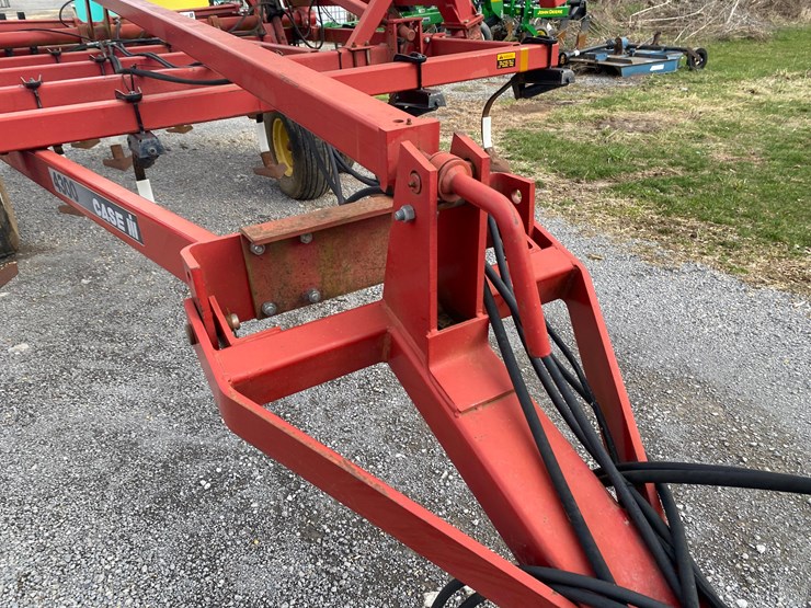 case-ih-4300-image-3