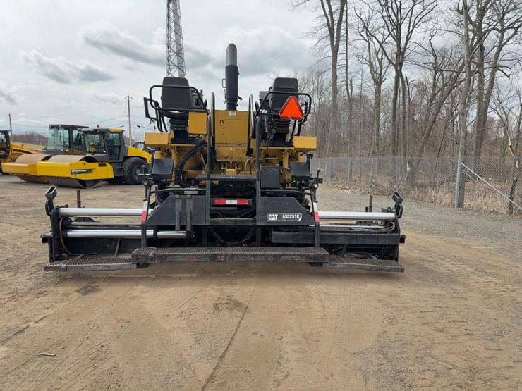 2010-caterpillar-ap-555e-image-24