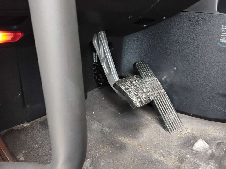 2020-freightliner-cascadia-126-image-70