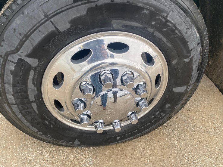 2002-peterbilt-379-image-113