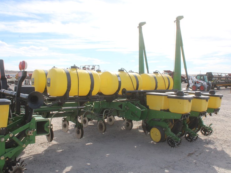 john-deere-7200-image-43