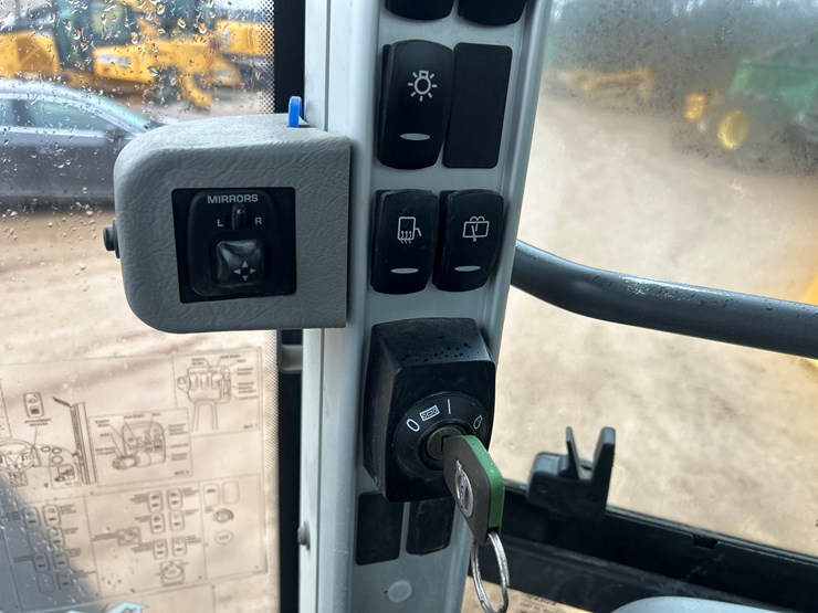 2019-volvo-l90h-image-61