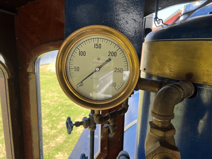 frick-steam-locomotive-with-track-image-131