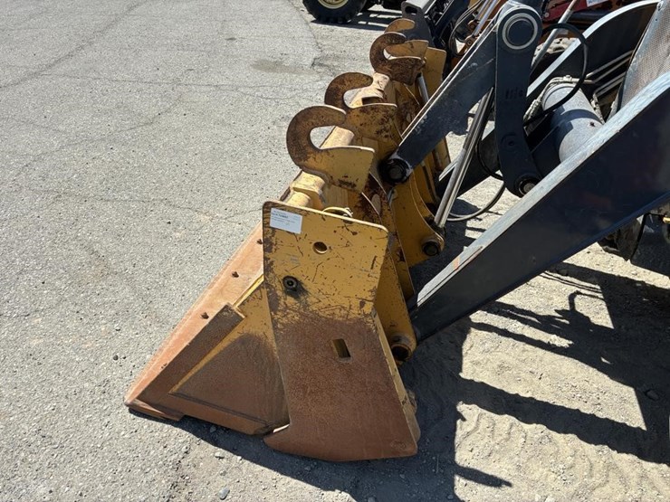 2017-deere-210lep-image-8