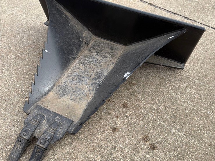 heavy-duty-skidloader-tree-spade-image-7