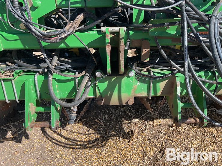 2014-john-deere-1720-image-9