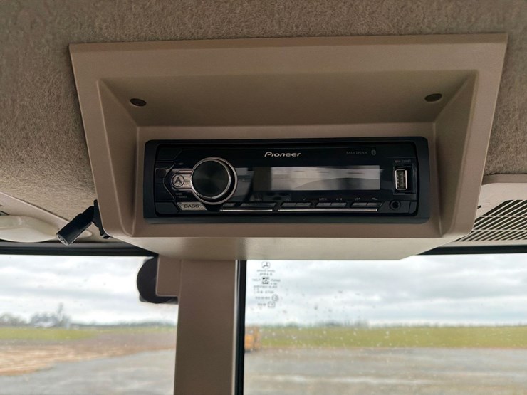 1993-john-deere-7800-image-39