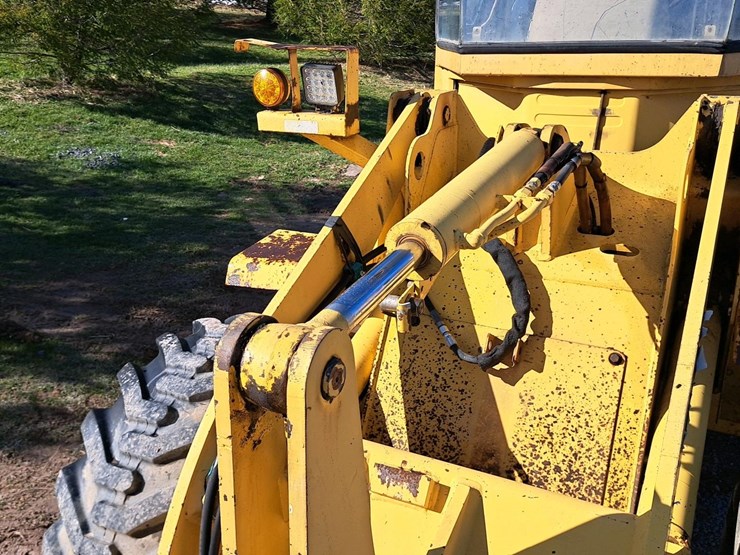 2001-deere-244h-image-26