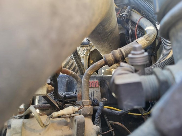 1995-ford-l9000-tandem-axle-day-cab-semi-image-77