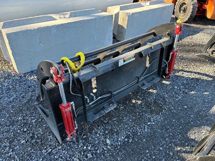 wildcat-68"-skid-steer-root-rake-grapple-image-3