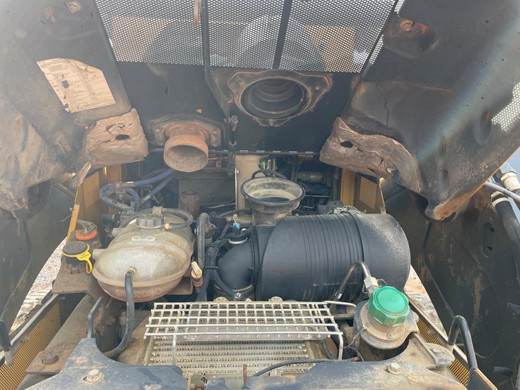 2019-deere-333g-image-31