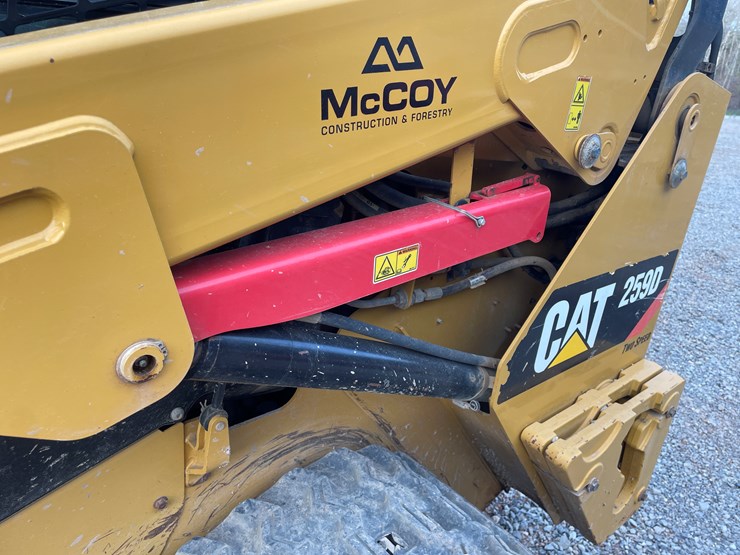 2017-caterpillar-259d-image-17