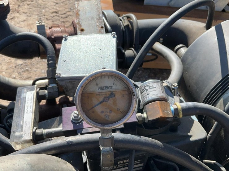 #200-•-iveco-power-unit-with-hydraulic-pumps-image-11