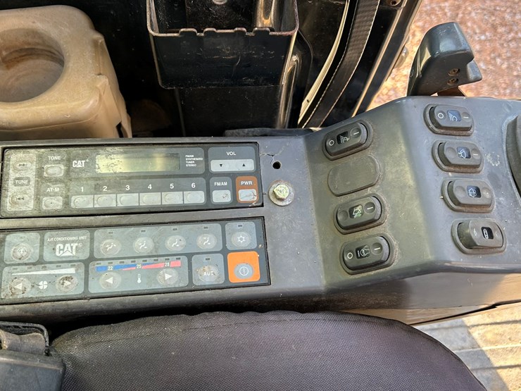 2004-caterpillar-321c-image-57