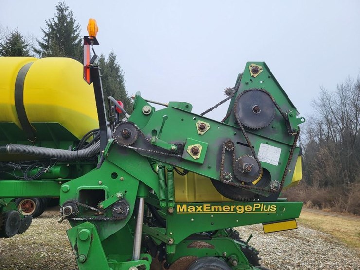 2010-john-deere-1770nt-image-34