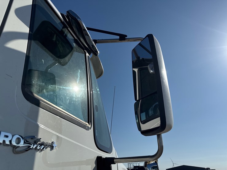 2011-international-prostar-image-37