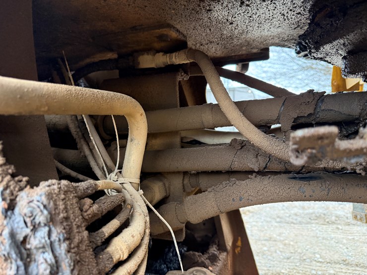 2005-caterpillar-930g-image-45