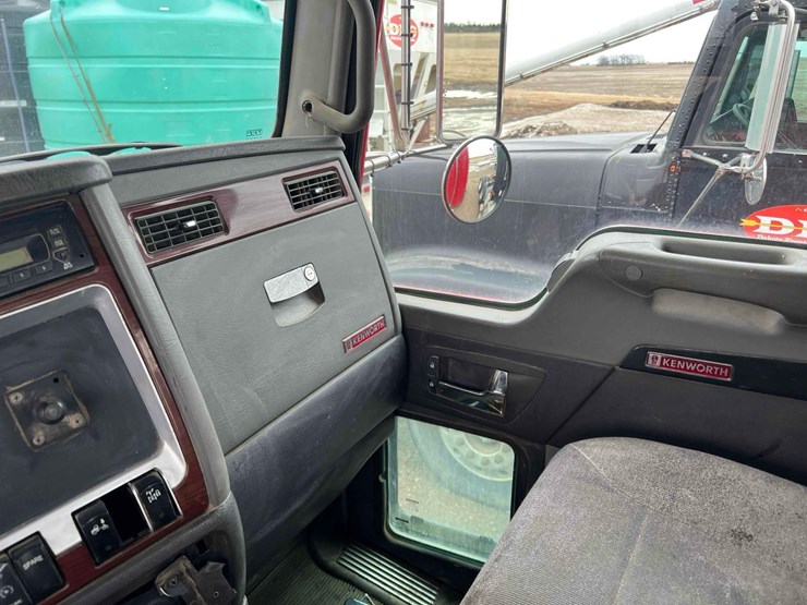 2010-kenworth-t800-image-10