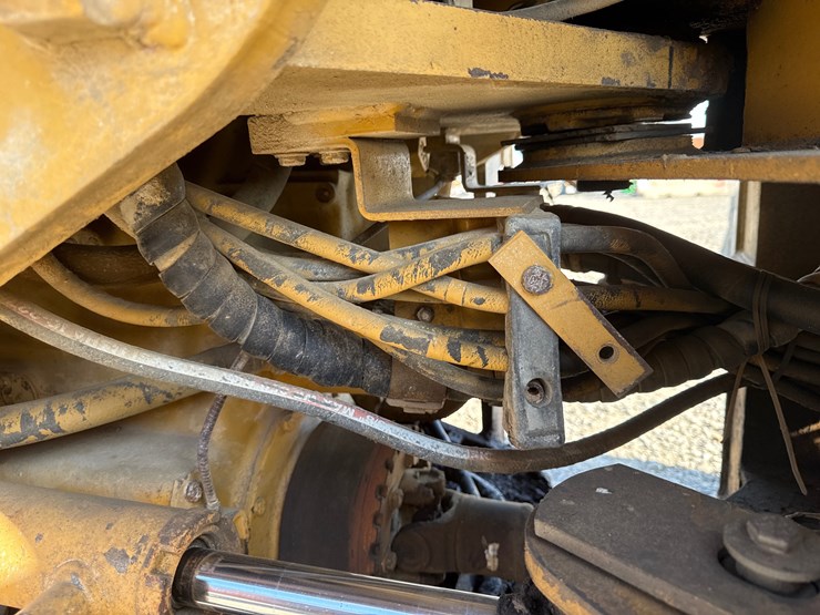 caterpillar-it28f-image-22