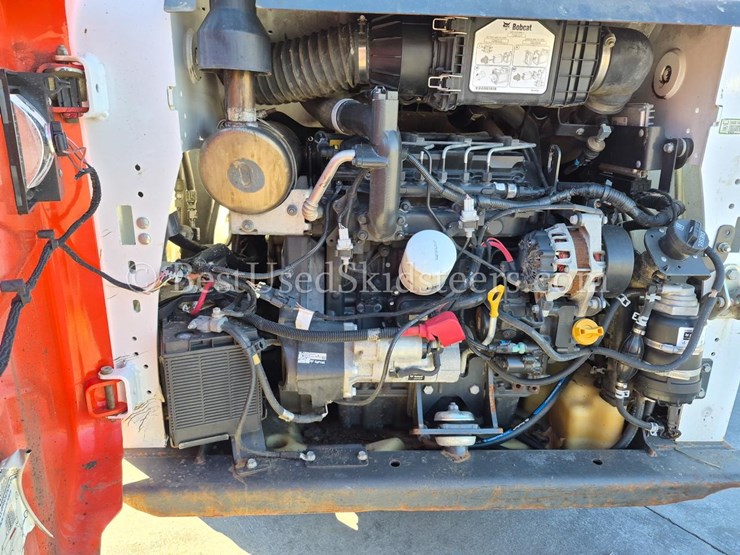 2020-bobcat-t595-image-15
