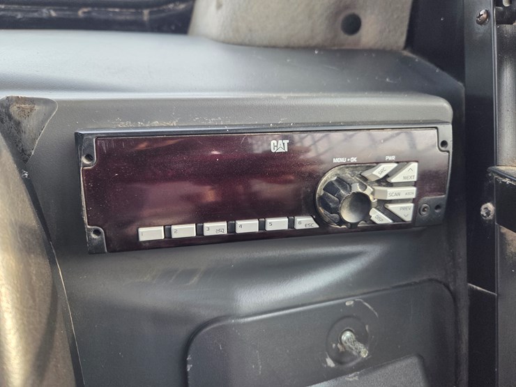 massey-ferguson-8-image-38