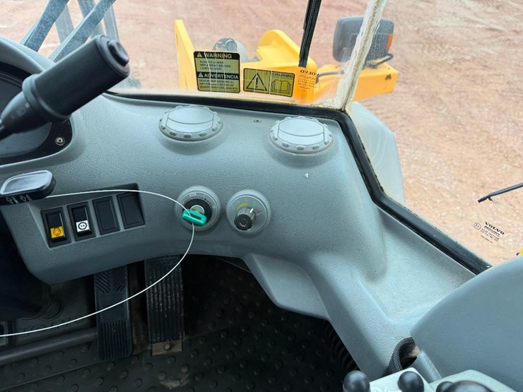 volvo-l120e-image-56