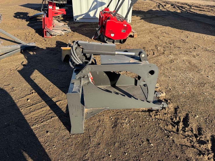 2025-stump-grab-bucket-image-6