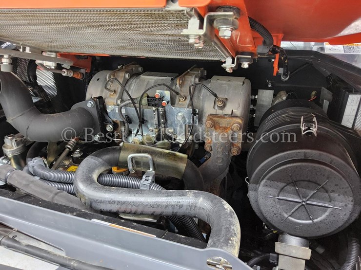 2022-kubota-svl65-2-image-22