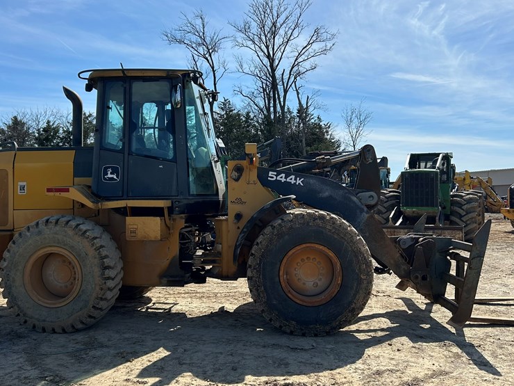 2010-deere-544k-image-6