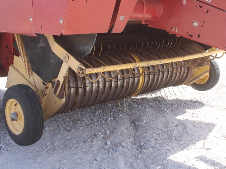 new-holland-664-image-44