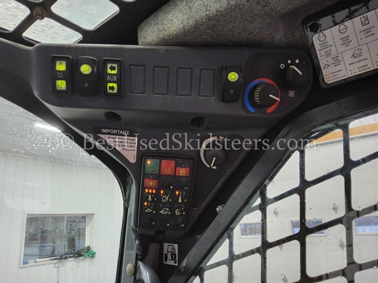 2019-deere-325g-image-16