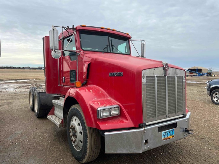 2010-kenworth-t800-image-3