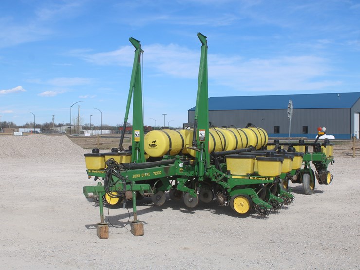 john-deere-7200-image-10