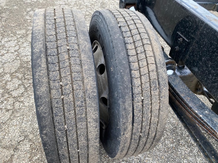 2016-peterbilt-325-image-83