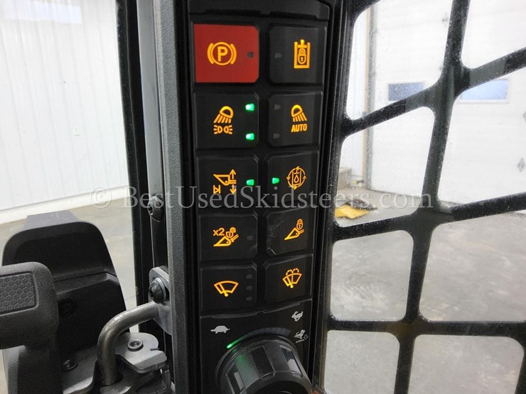 2024-caterpillar-255-image-40