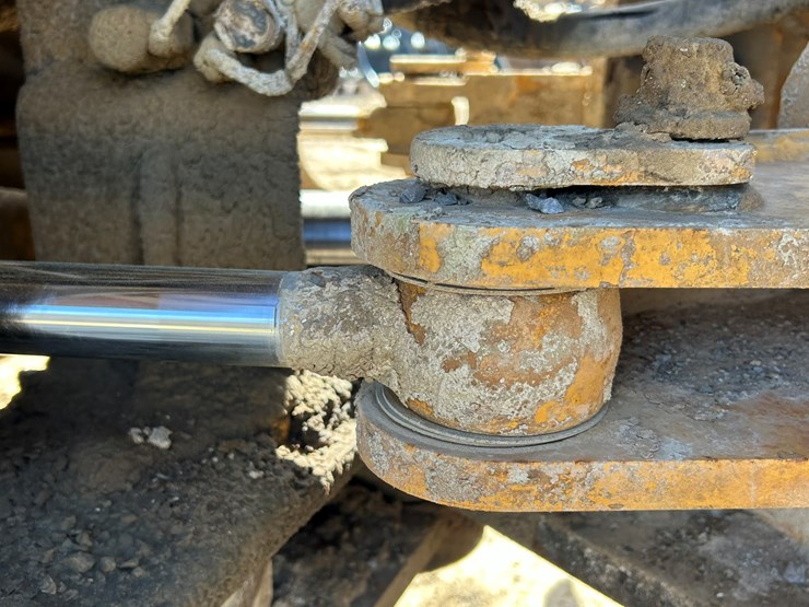 2010-deere-544k-image-25