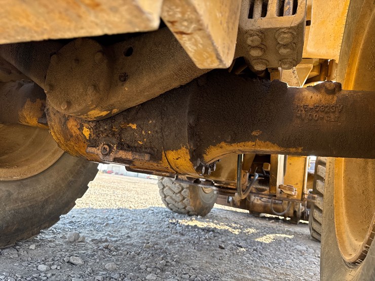 caterpillar-it28f-image-18