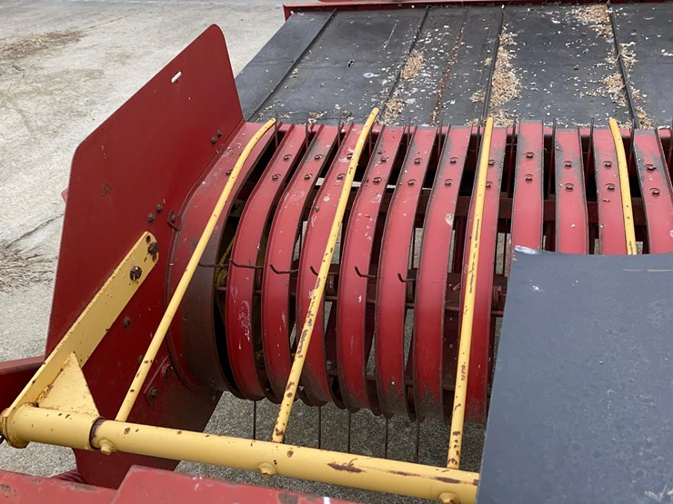 new-holland-144-image-9