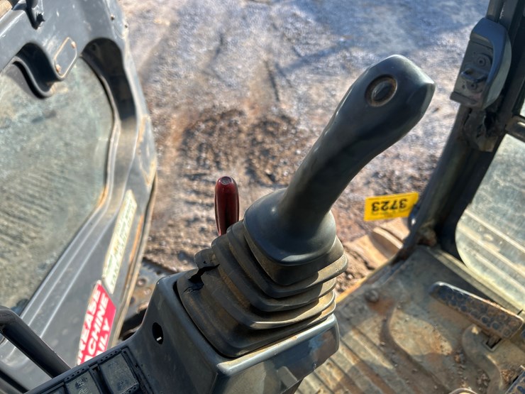 2006-deere-650d-lc-image-49