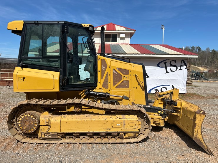 2023-caterpillar-d1-image-6